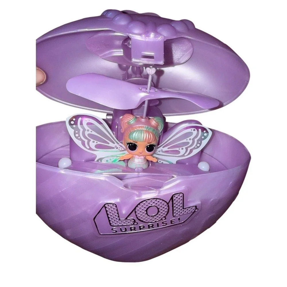 L.O.L. Surprise Magic Flyers Sweetie Fly Flying Doll w/ Wings &‎ Ball Case